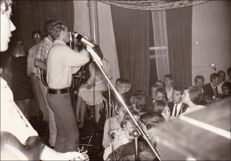 The Golden Earrings show photo June 18 1966 Hengelo - Hotel Deters